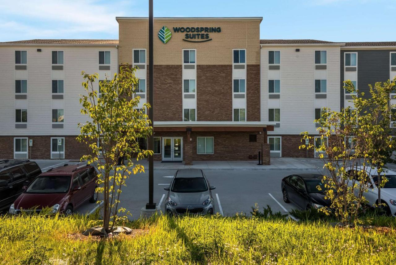 Woodspring Suites Milwaukee - Menomonee Falls Экстерьер фото