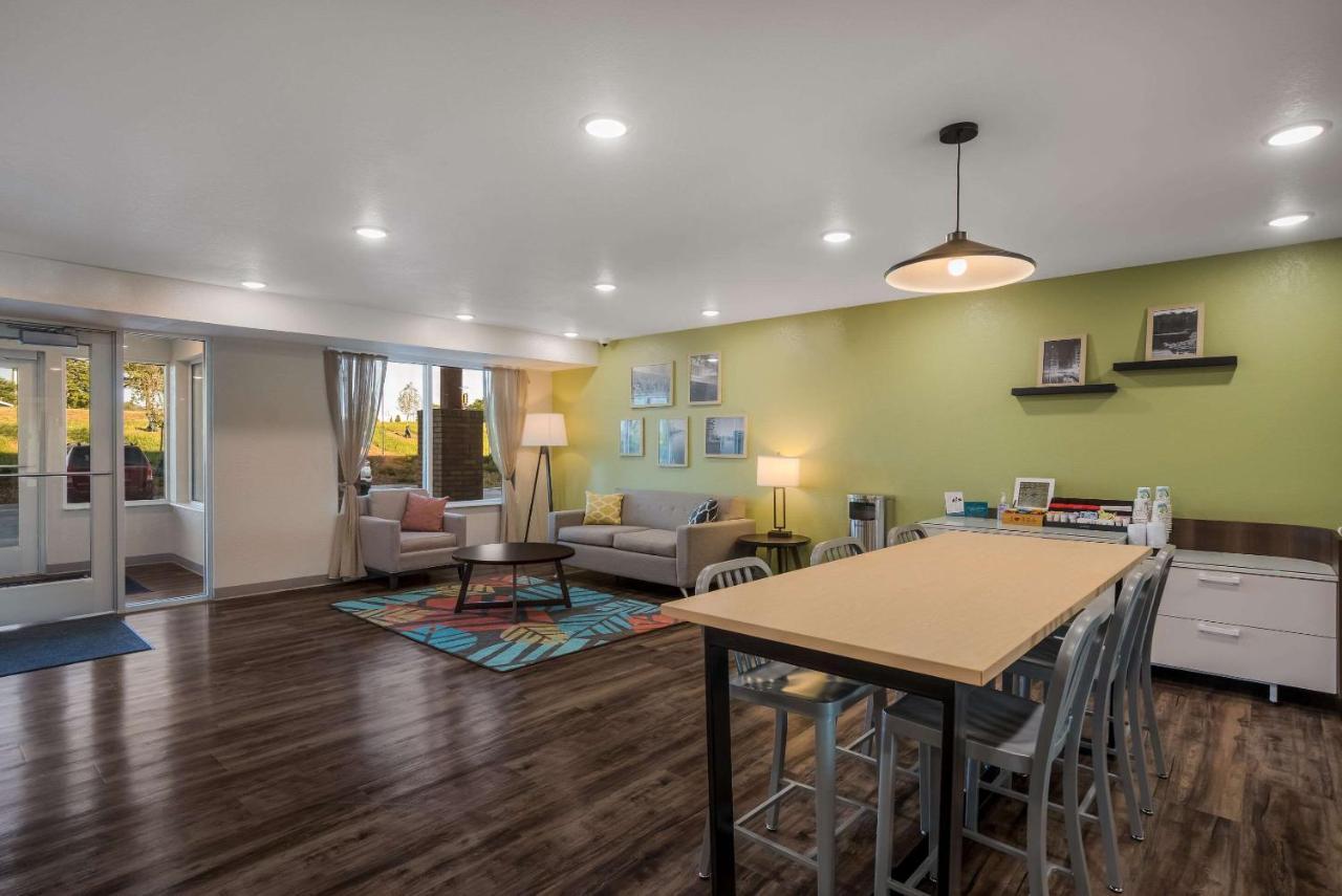 Woodspring Suites Milwaukee - Menomonee Falls Экстерьер фото