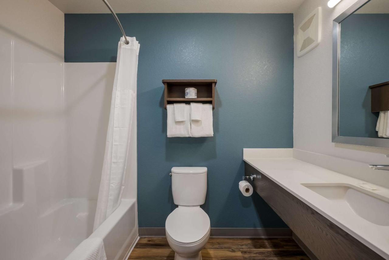 Woodspring Suites Milwaukee - Menomonee Falls Экстерьер фото