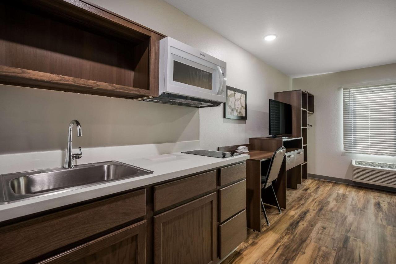 Woodspring Suites Milwaukee - Menomonee Falls Экстерьер фото