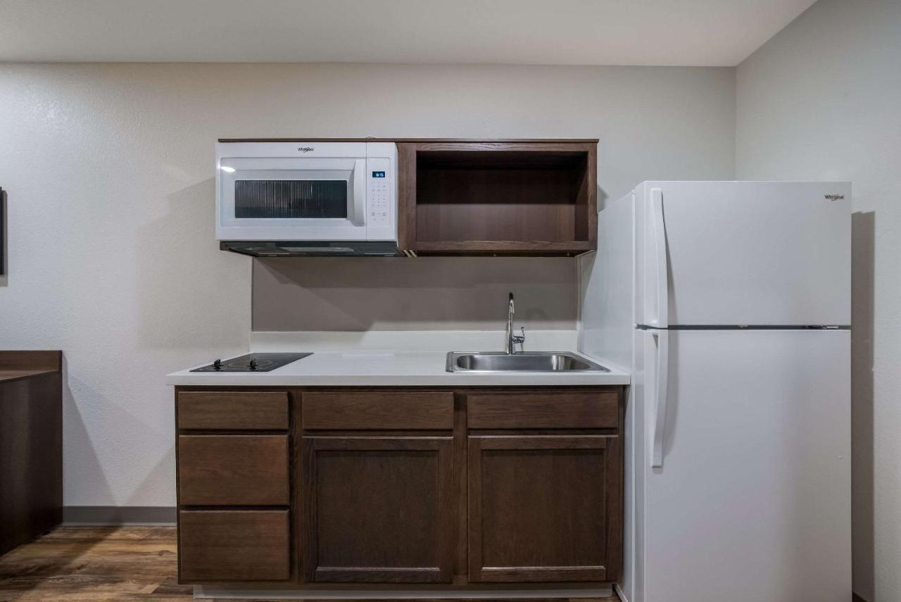 Woodspring Suites Milwaukee - Menomonee Falls Экстерьер фото